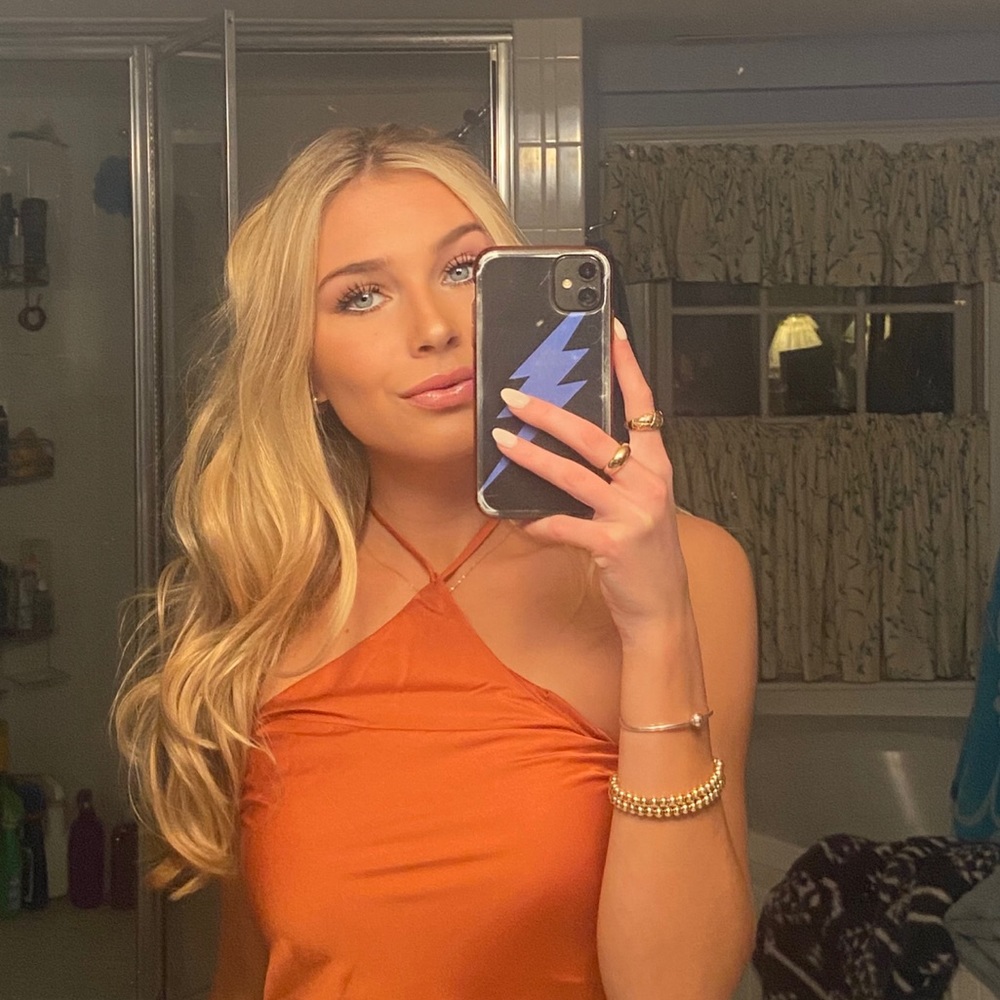 Meet your Posher, Caleigh